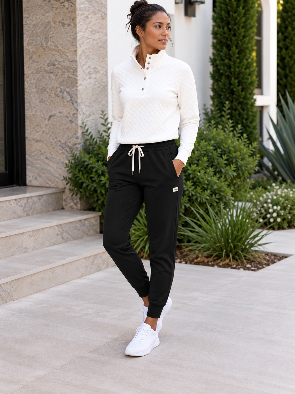 Vuori Performance Jogger DreamKnit Black Women's Size M